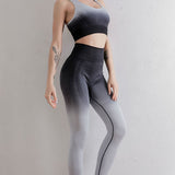 Conjunto de leggings y sujetador deportivo degradado